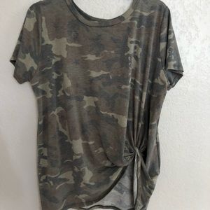Camo knot tee